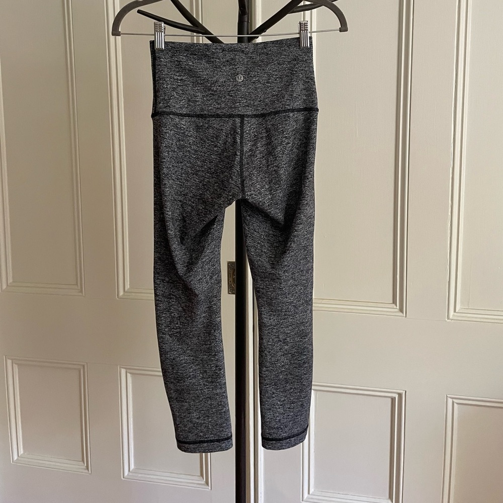Lululemon Wunder Under High Rise Leggings 7/8. Size 4. Dark Heather Gray Luon.